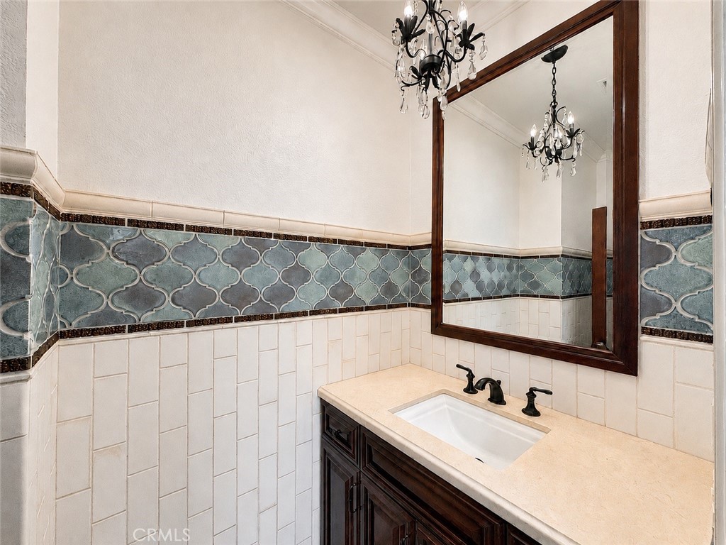 Downstairs guest bath - 32355 Via Antibes, Dana Point CA 92629 - photo 12