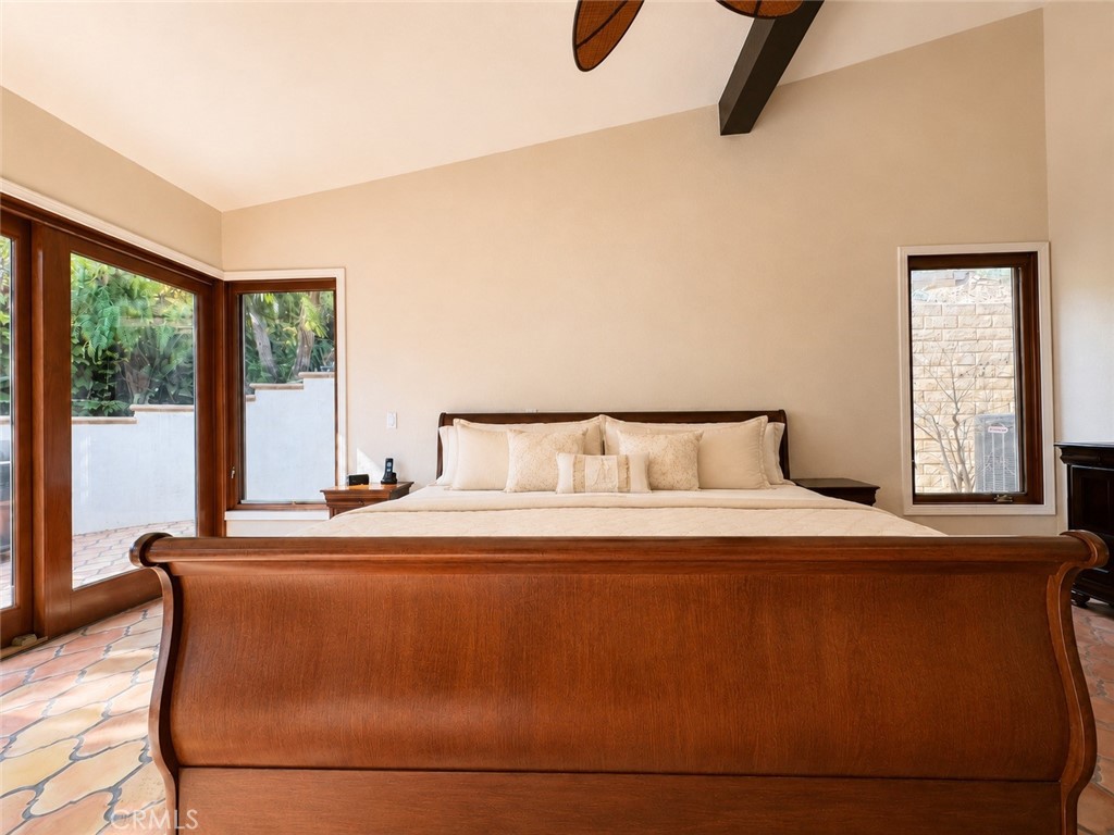 Vaulted ceilings - 32355 Via Antibes, Dana Point CA 92629 - photo 15