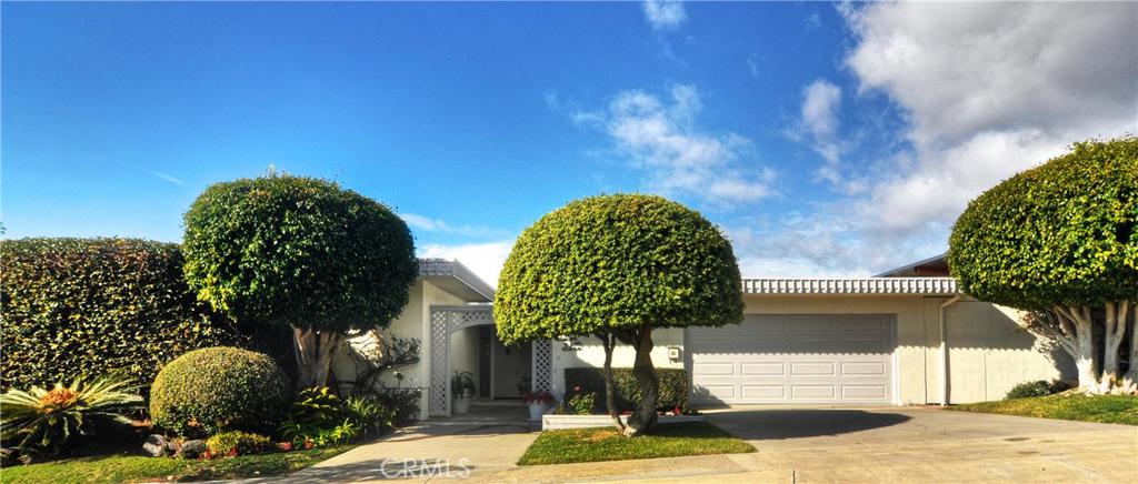 Welcome home to this gorgeous single-level home in the desirable community of Monarch Bay Terrace. - 32471 Seven Seas Drive, Dana Point CA 92629 - photo 1