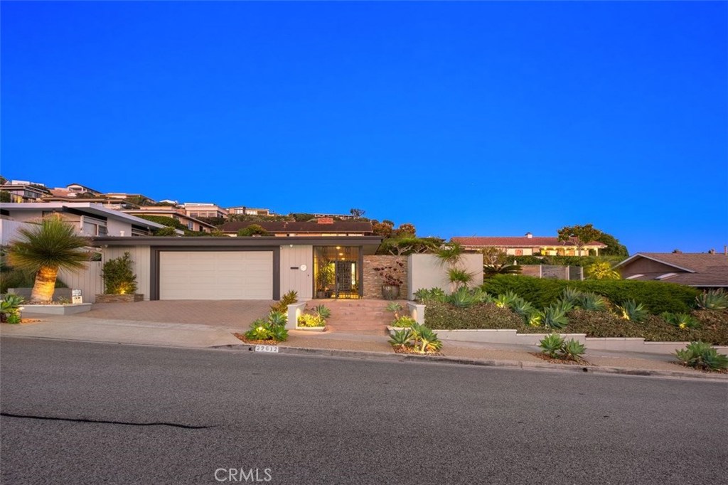 Single story mid-century modern presents lovely curb appeal - 32612 Adriatic Drive, Dana Point CA 92629 - photo 1