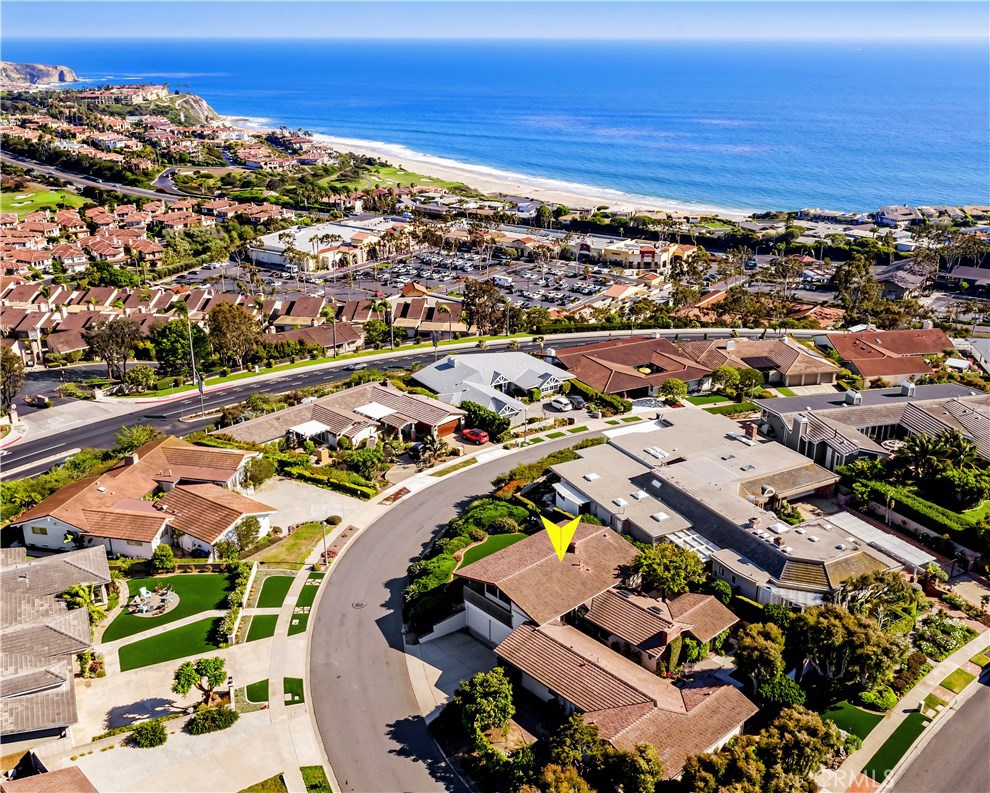 SPECTACULAR WHITE-WATER OCEAN VIEWS, HUGE CORNER LOT - 32711 Sea Island Drive, Dana Point CA 92629 - photo 1