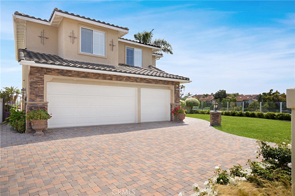 Beautiful curb appeal with long driveway - 32741 Ballena, Dana Point CA 92629 - photo 1