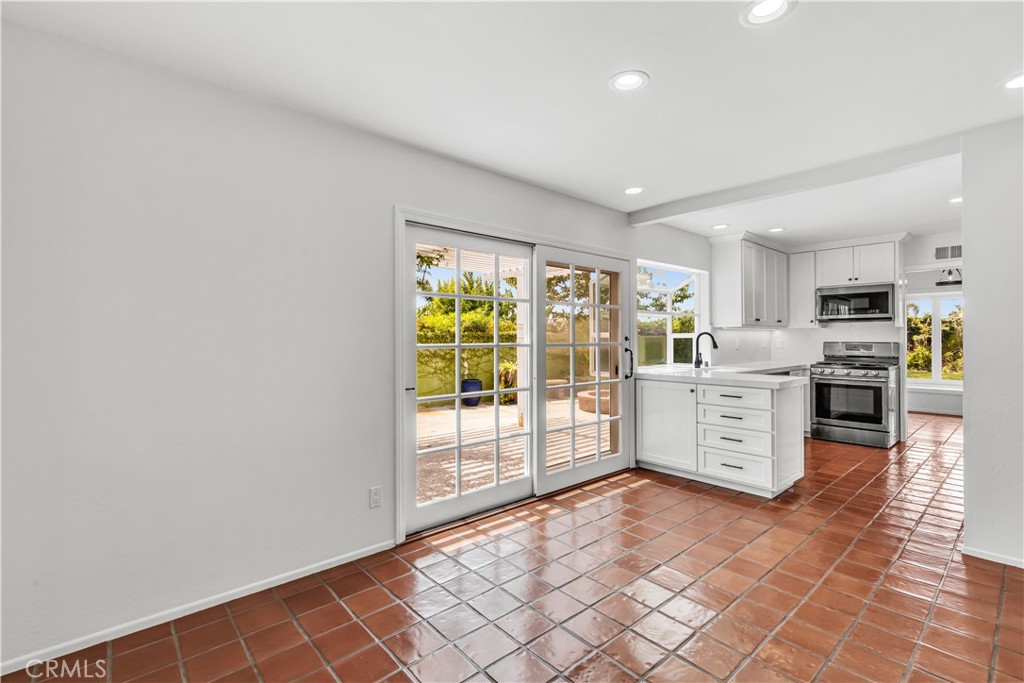 33051 Christina, Dana Point CA 92629 - photo 7