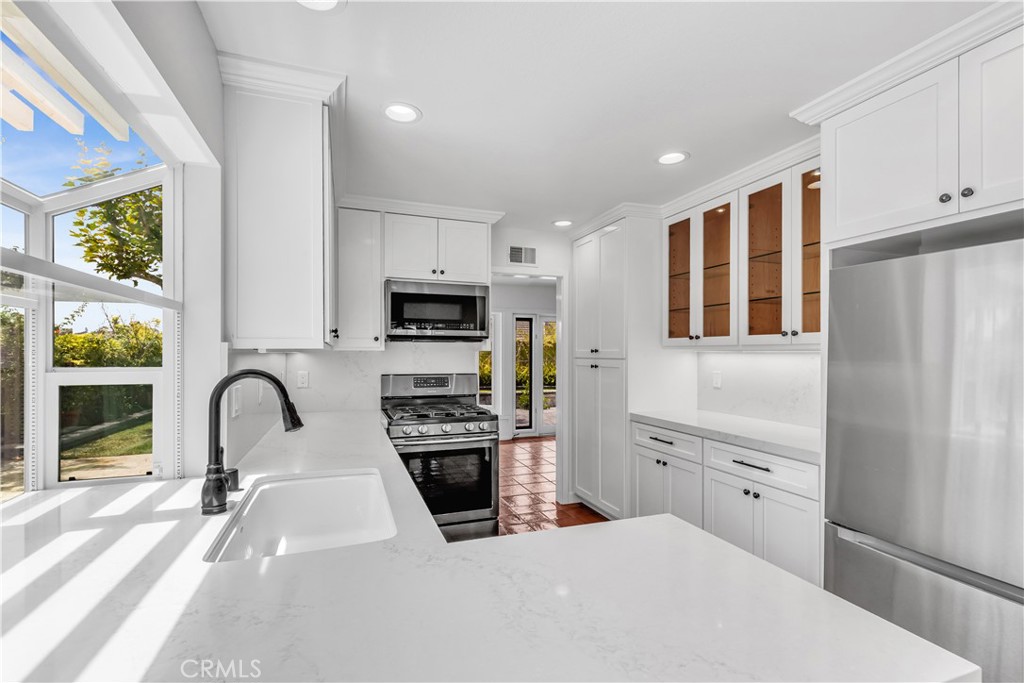 33051 Christina, Dana Point CA 92629 - photo 10