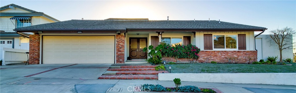 Private, Large Corner location with beautiful Sunset Views from the back of the home. This 2356 Sq. Ft. SINGLE Story hom - 33161 Ocean Hill Drive, Dana Point CA 92629 - photo 1