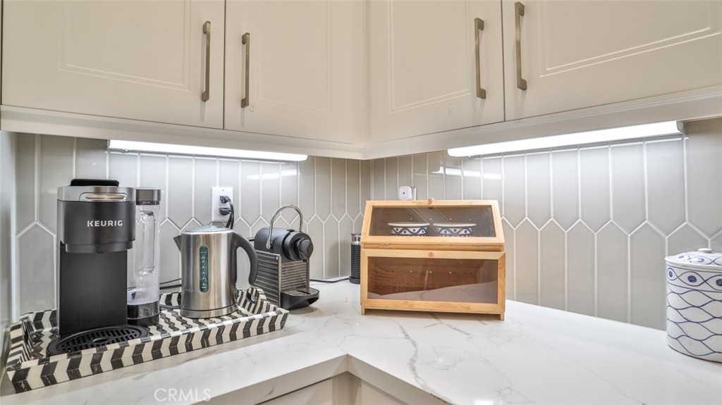 Kitchen with everything you need to enjoy your stay. - 3319 Doheny Way, Dana Point CA 92629 - photo 14