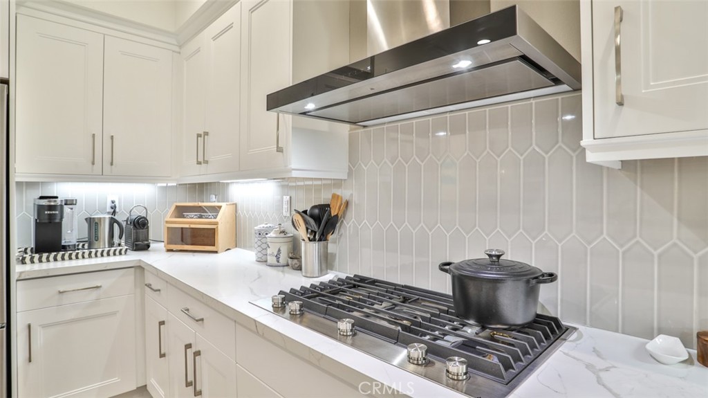 Kitchen with everything you need to enjoy your stay. - 3319 Doheny Way, Dana Point CA 92629 - photo 15