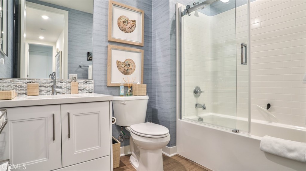 Hall bath - 3319 Doheny Way, Dana Point CA 92629 - photo 40