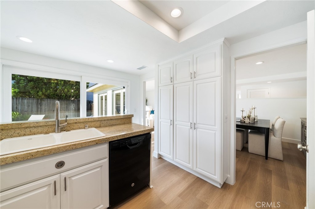 The kitchen has lots of storage space and many of the drawers are pull out. - 33261 Ocean Hill, Dana Point CA 92629 - photo 16