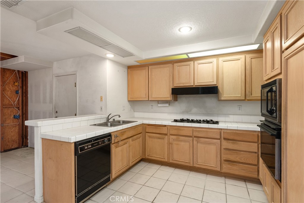 Main floor kitchen - 33292 Ocean Ridge, Dana Point CA 92629 - photo 13