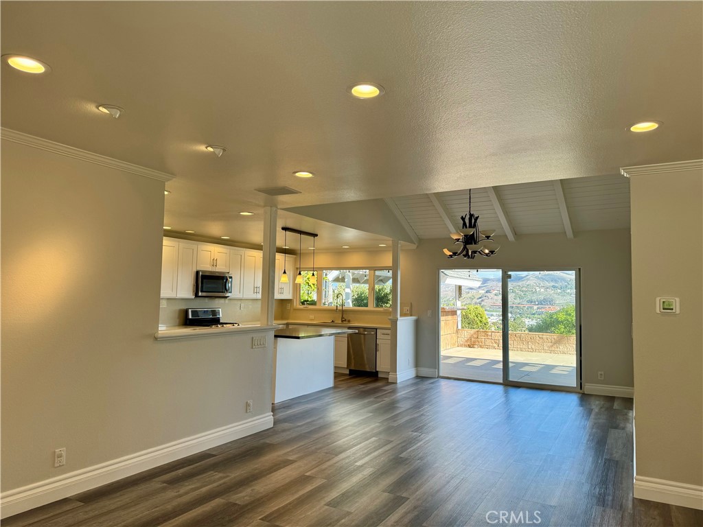 Gorgeous Single Level home. Open Floor plan. - 33342 Astoria Street, Dana Point CA 92629 - photo 1