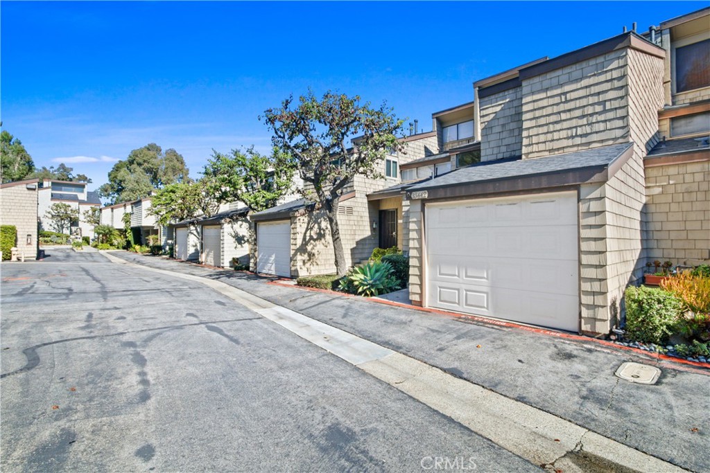 33442 Valley View Court 11, Dana Point CA 92629 - photo 2