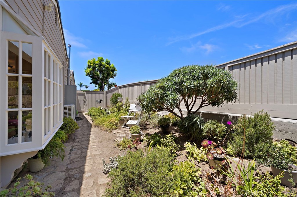 33462 Spinnaker Drive S, Dana Point CA 92629 - photo 31