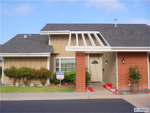 Front of condo! An end unit with only the garage as common wall. - 33592 MOON RING Circle, Dana Point CA 92629 - photo 1