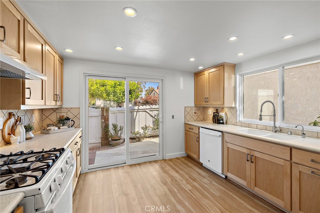33595 Circula Corona 40, Dana Point CA 92629 - photo 4