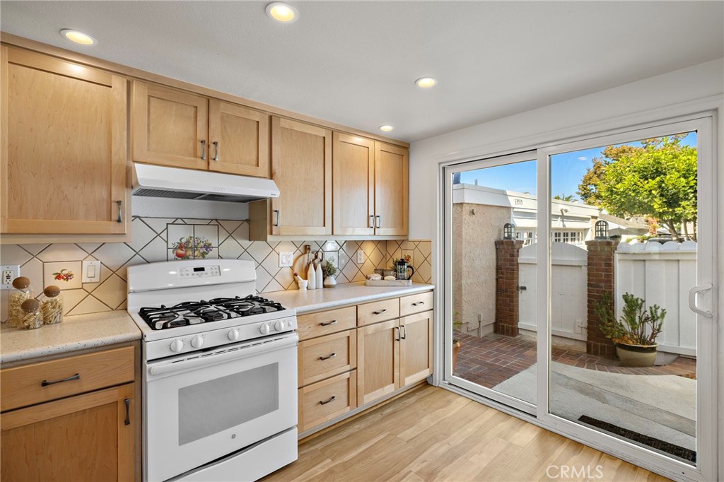 33595 Circula Corona 40, Dana Point CA 92629 - photo 5