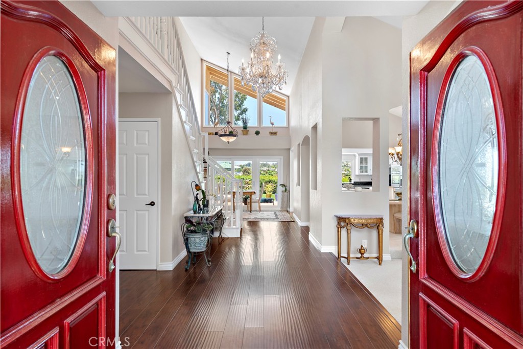 Double Doors Enter to this Light & Bright Home with Soaring Ceilings! - 33622 Via Martos, Dana Point CA 92629 - photo 5