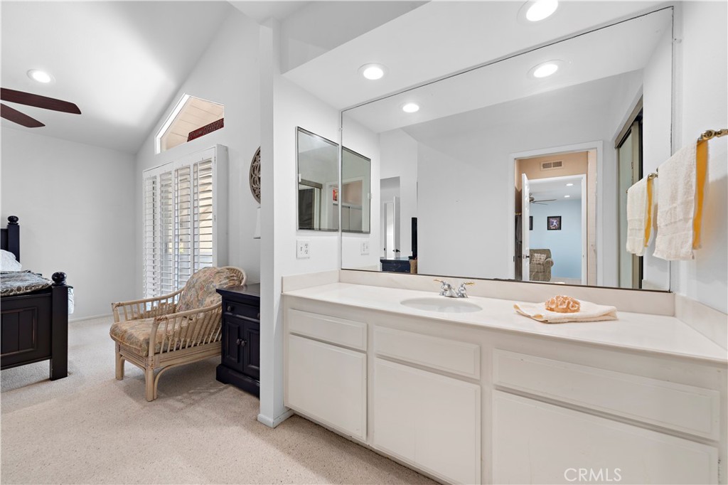 Jack & Jill Bath - Side one! - 33622 Via Martos, Dana Point CA 92629 - photo 32