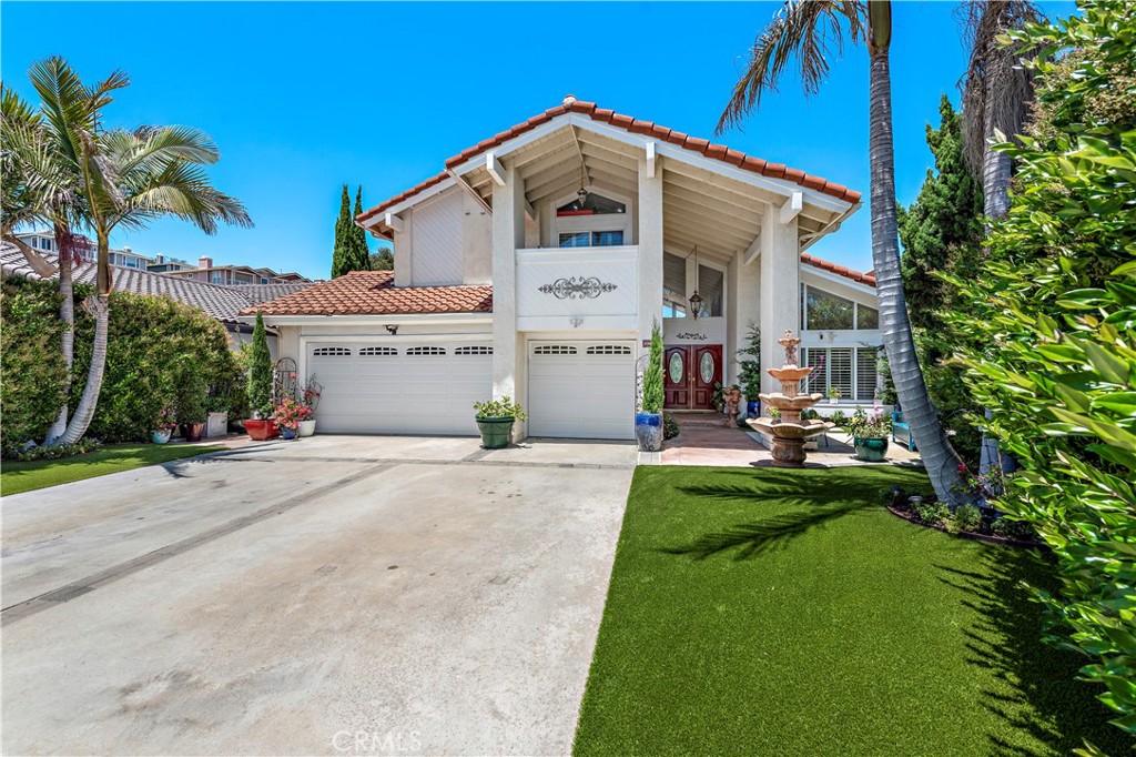 Here's the Impressive Entrance to your 3/4 Acre Perfect Paradise in an Ideal Coastal Climate! - 33622 Via Martos, Dana Point CA 92629 - photo 37