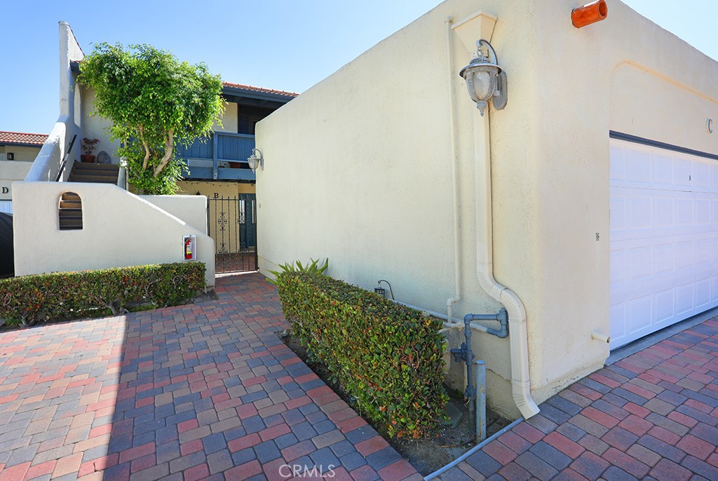 Entry - 33692 Blue Lantern B, Dana Point CA 92629 - photo 5