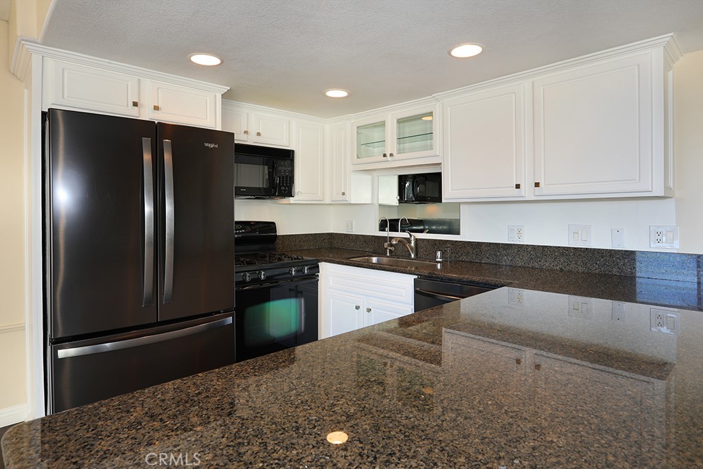 Kitchen - 33692 Blue Lantern B, Dana Point CA 92629 - photo 17