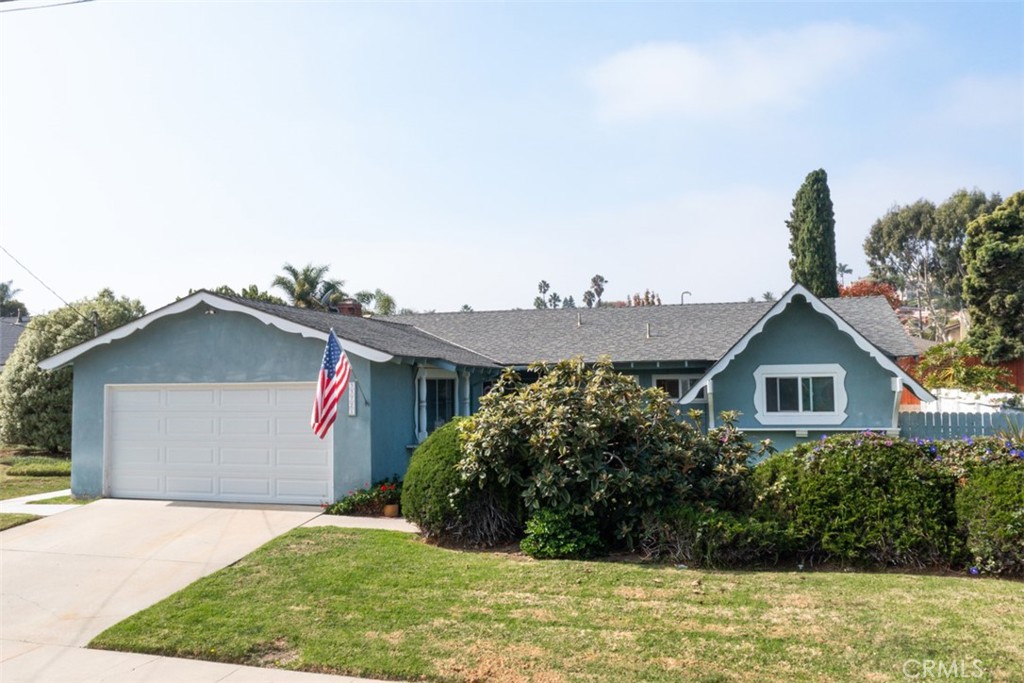 So much potential in this property! From the sidewalk to the front hedge is a good 10+ feet, the hedge is another 4 feet - 33721 Big Sur Street, Dana Point CA 92629 - photo 1