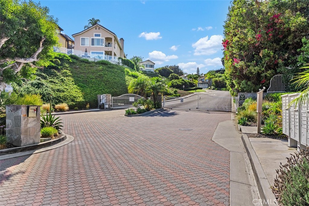 33722 Bridgehampton Drive, Dana Point CA 92629 - photo 32