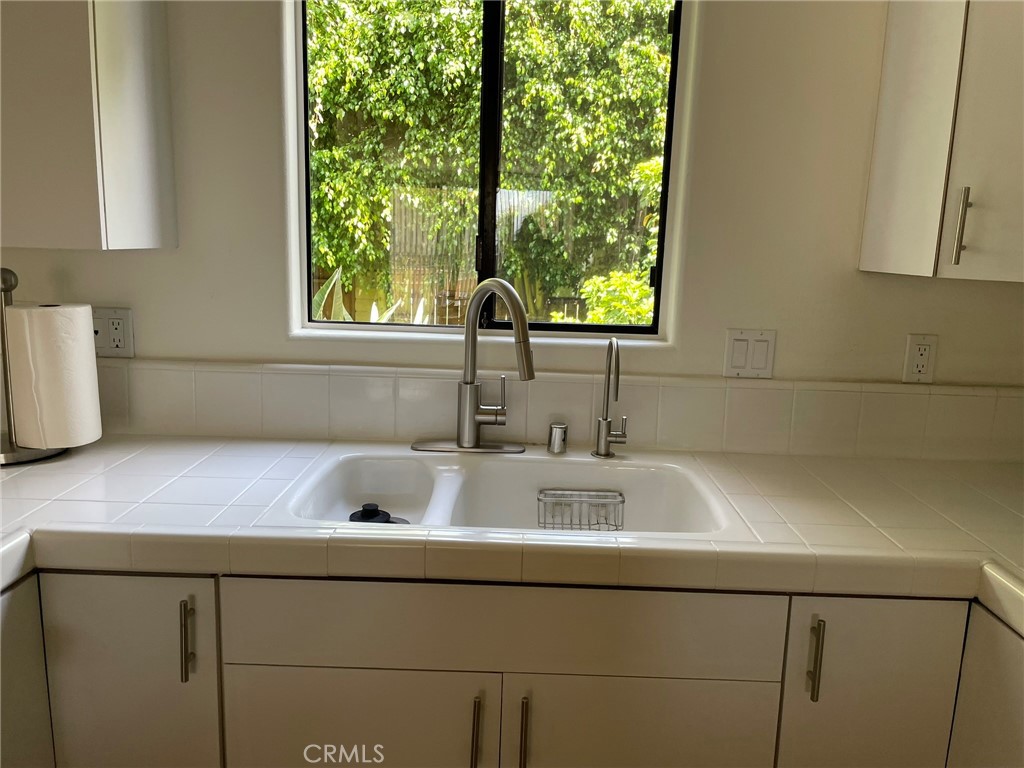 Kitchen - 33722 Chula Vista Ave #B, Dana Point CA 92629 - photo 10