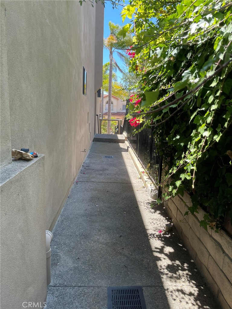 Side Access - 33722 Chula Vista Ave #B, Dana Point CA 92629 - photo 17