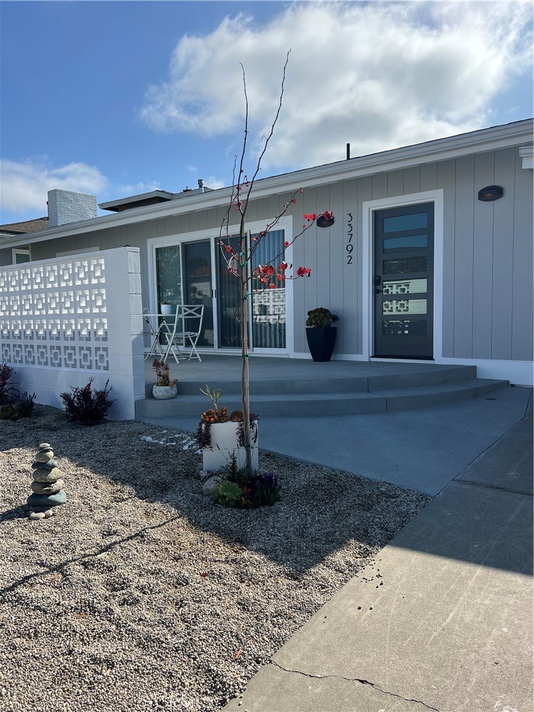 Front shot - 33792 Chula Vista Avenue, Dana Point CA 92629 - photo 2