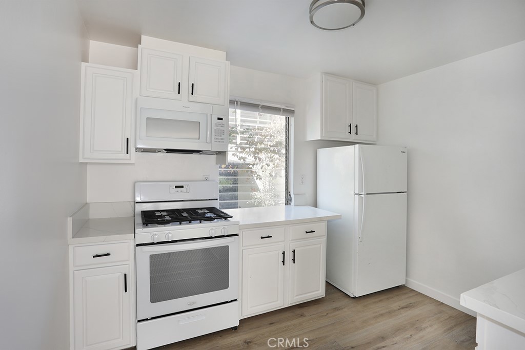 Kitchen - 33802 Castano B, Dana Point CA 92629 - photo 7
