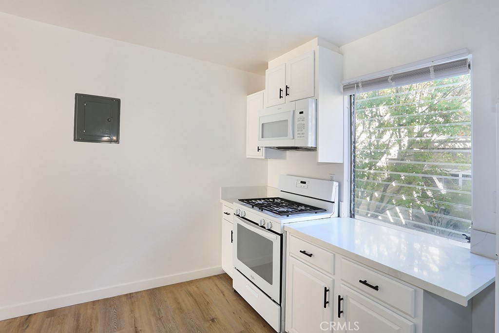 Kitchen - 33802 Castano B, Dana Point CA 92629 - photo 8