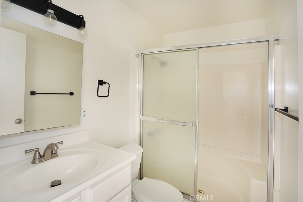 Full Bathroom - 33802 Castano B, Dana Point CA 92629 - photo 18