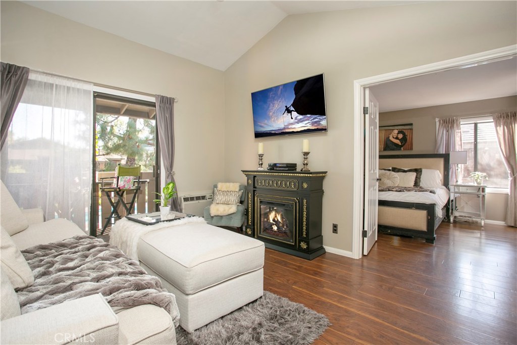 Open floor-plan with vaulted ceilings. - 33852 Del Obispo Street 116, Dana Point CA 92629 - photo 1