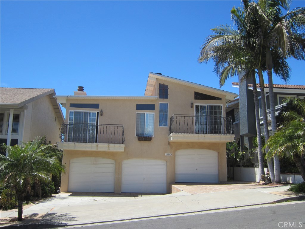 Front view of Duplex from Diana Dr. Single Car Garage for Unit B on right side. - 33865 DIANA Drive B, Dana Point CA 92629 - photo 1