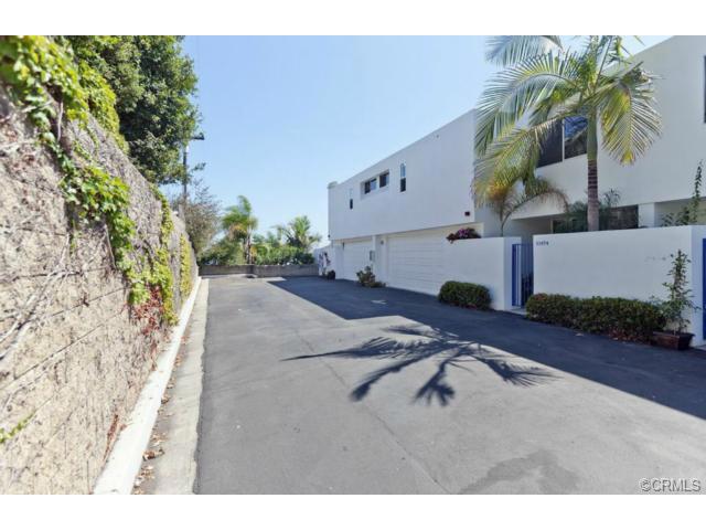 Private drive to the home & direct access garage. - 33870 Copper Lantern Street, Dana Point CA 92629 - photo 1