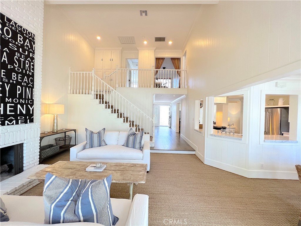 Cathedral ceiling in Living Room - really spacious. - 33908 Cape Cove, Dana Point CA 92629 - photo 1