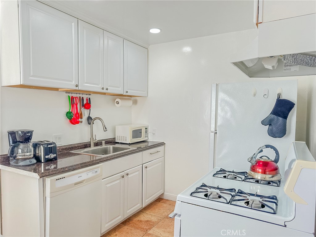 33922 Malaga Drive, Dana Point CA 92629 - photo 12