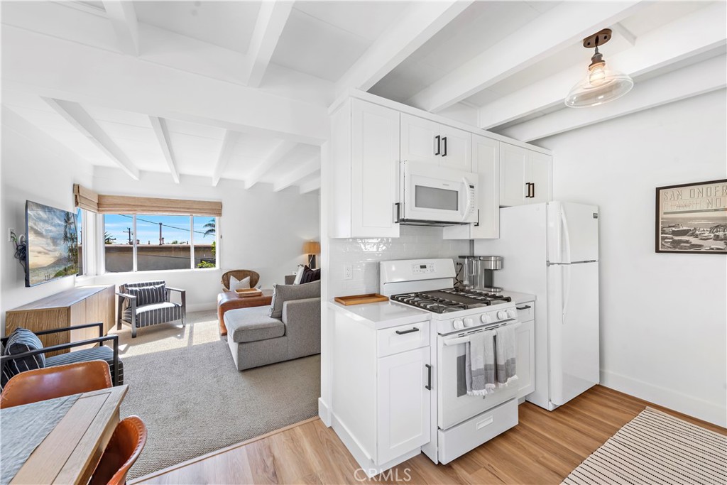 Light and bright remodeled kitchen - 33936 Amber Lantern Street, Dana Point CA 92629 - photo 12