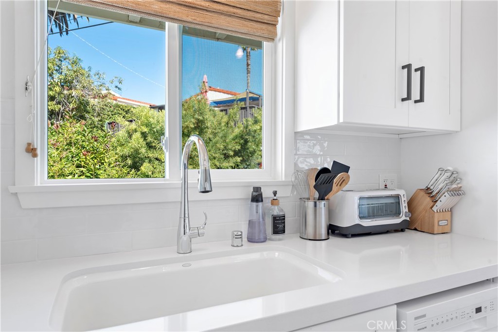 Pretty greenery view out the kitchen window - 33936 Amber Lantern Street, Dana Point CA 92629 - photo 17
