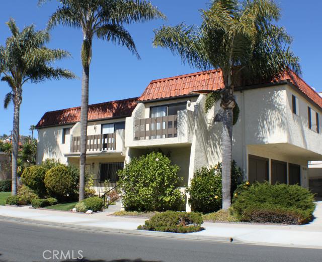 Attractive building with three apartments. - 33972 Amber Lantern C, Dana Point CA 92629 - photo 1
