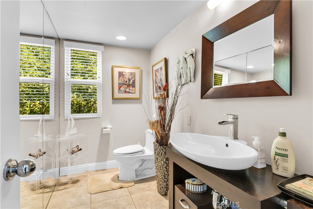 Upsatirs Bathroom - 34041 Calle La Primavera, Dana Point CA 92629 - photo 19