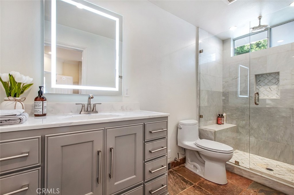 Second suite bathroom - 34042 Capistrano By The Sea, Dana Point CA 92629 - photo 24