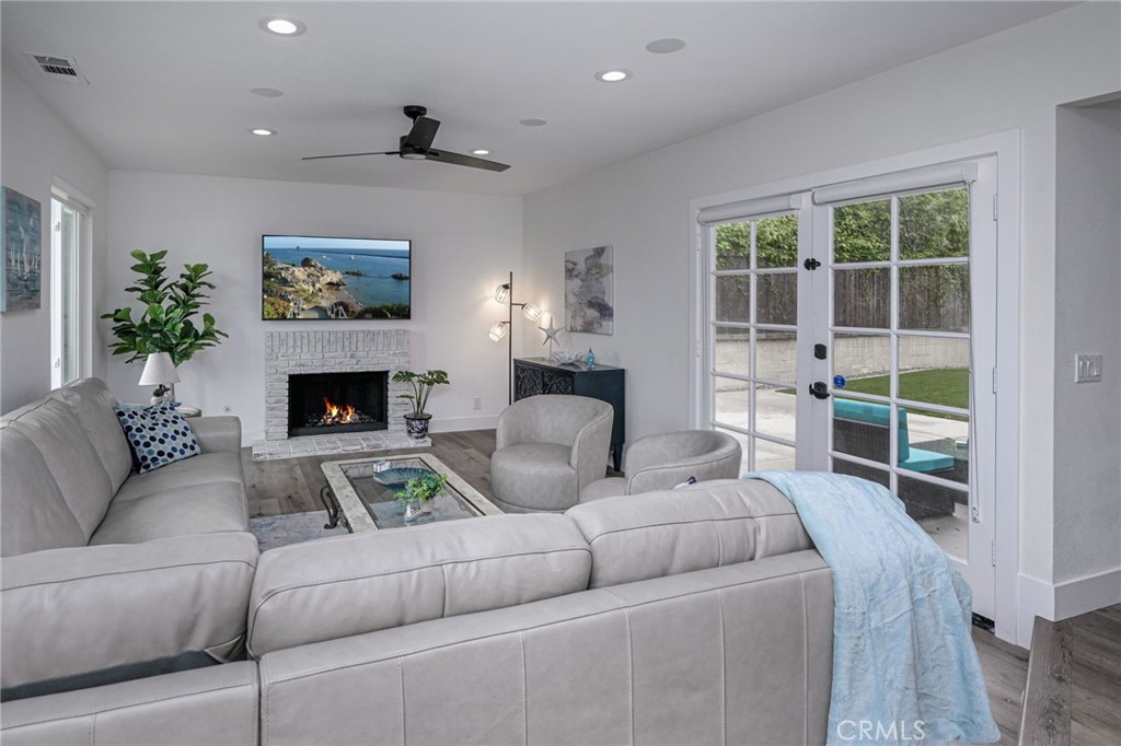 Spacious living room with all new funriture - 34051 Violet Lantern, Dana Point CA 92629 - photo 11