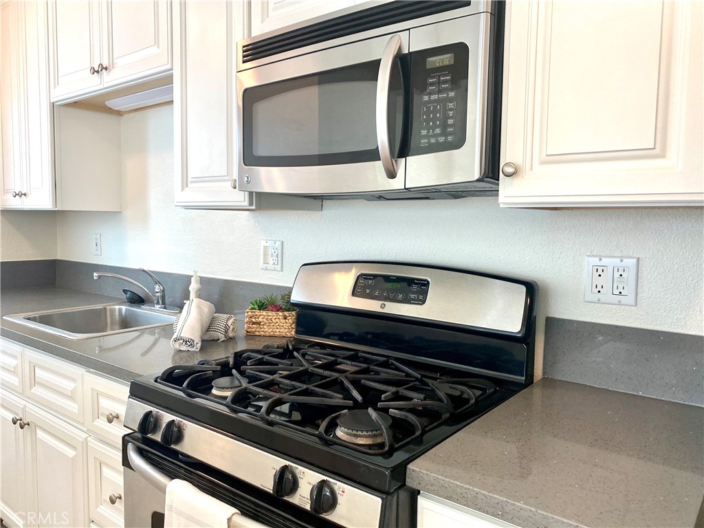 Kitchen - 34062 La Serena Drive A, Dana Point CA 92629 - photo 4