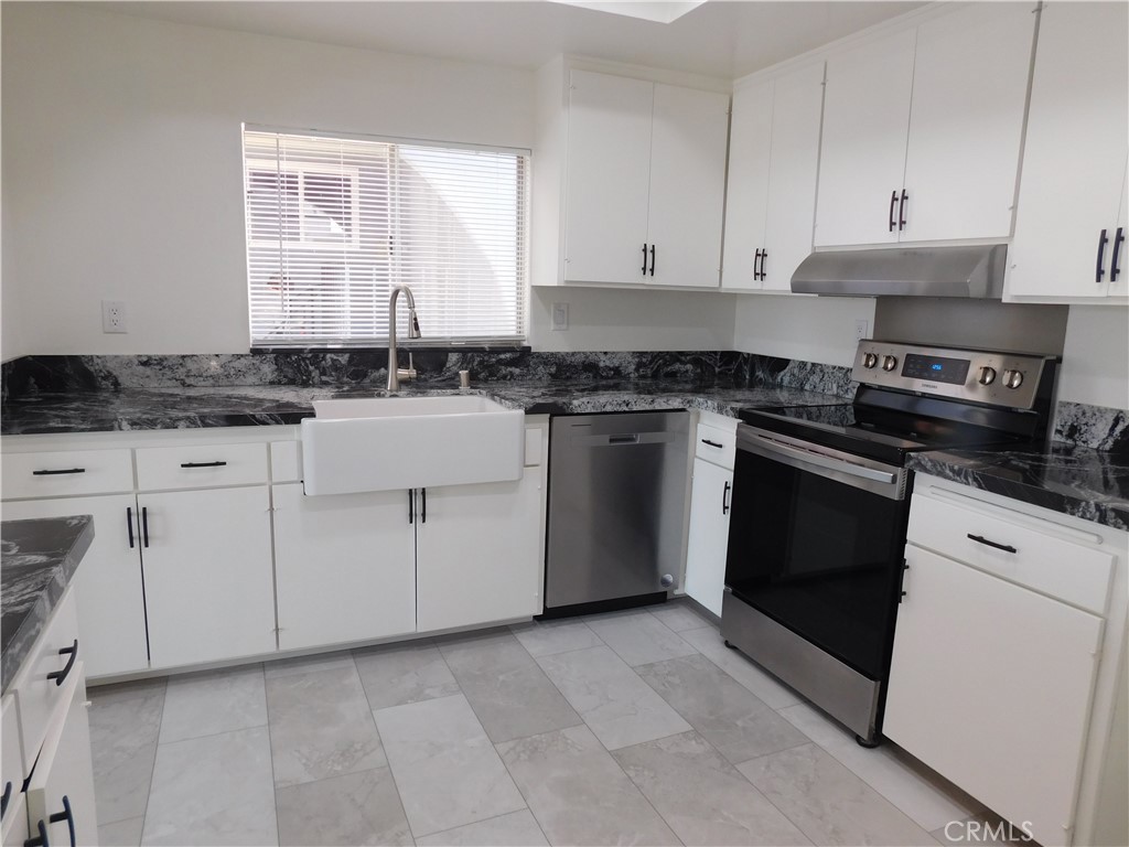 Kitchen - 34096 Alcazar Drive B, Dana Point CA 92629 - photo 1