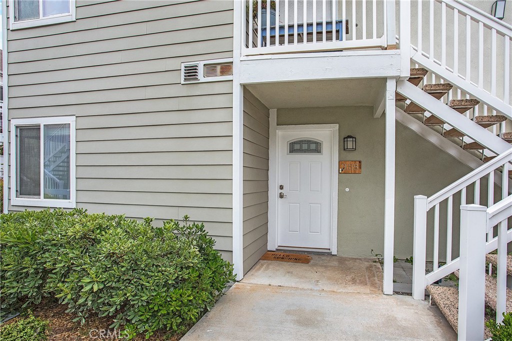 Quiet and private entry way. - 34104 Selva Road 358, Dana Point CA 92629 - photo 1
