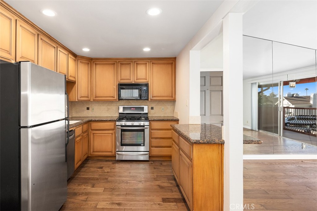 Stainless steel appliances. - 34121 Ruby Lantern A, Dana Point CA 92629 - photo 12