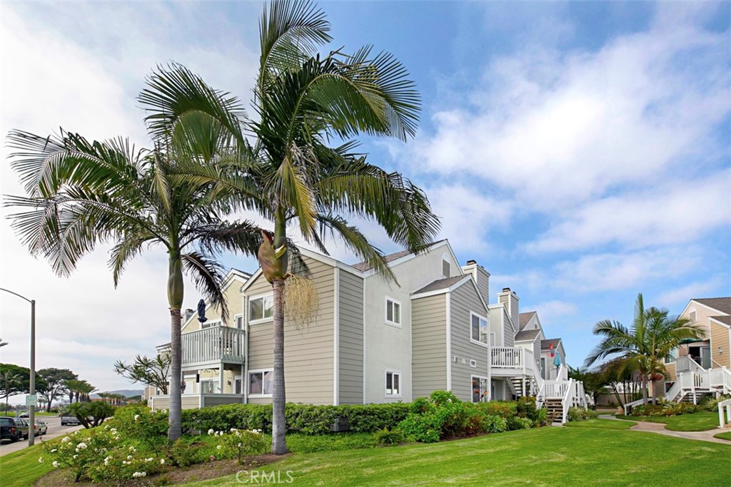 Unit is just a walkway down from the pool. - 34126 Selva Road 301, Dana Point CA 92629 - photo 2