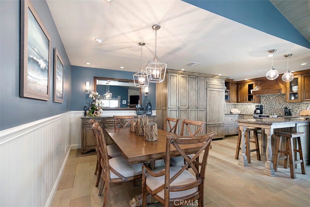 Table for 6. - 34126 Selva Road 301, Dana Point CA 92629 - photo 6